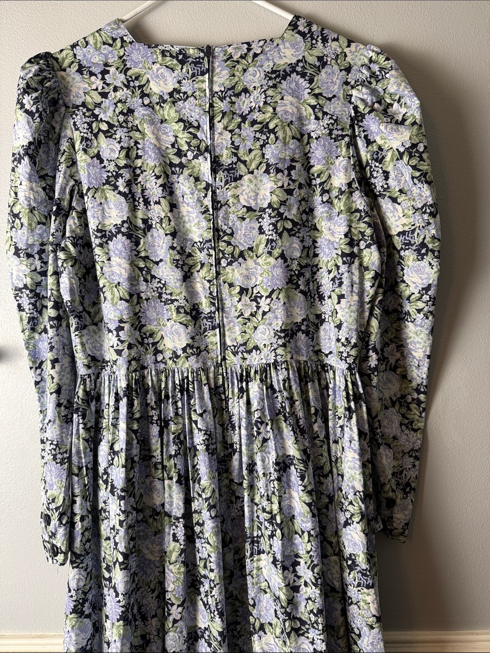 Vintage 80s Laura Ashley Lavender and Green Floral Long-Sleeve Maxi Dress - Picture 9 of 10